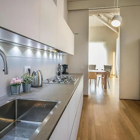 La Sortita Light And Modern